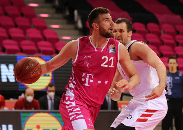 选手通过激 选手通过激